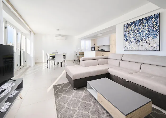 Luxusapartment Mit Meerblick, Pool Und Garage Apartamento *