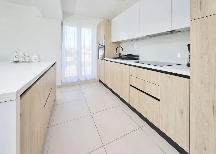 Luxusapartment Mit Meerblick, Pool Und Garage Apartamento Umag