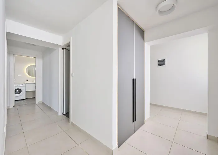 Apartamento Luxusapartment Mit Meerblick, Pool Und Garage