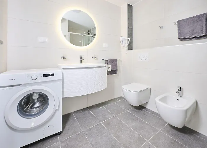 Luxusapartment Mit Meerblick, Pool Und Garage