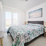 아파트 Luxusapartment Mit Meerblick, Pool Und Garage 우마그