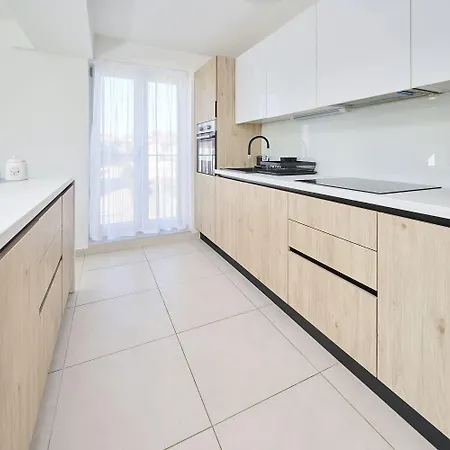 Luxusapartment Mit Meerblick, Pool Und Garage Apartman Umag