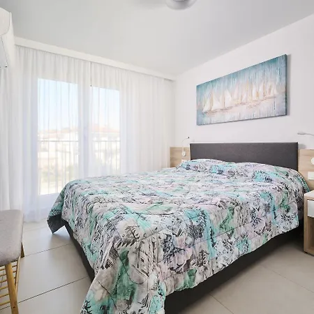 아파트 Luxusapartment Mit Meerblick, Pool Und Garage 우마그
