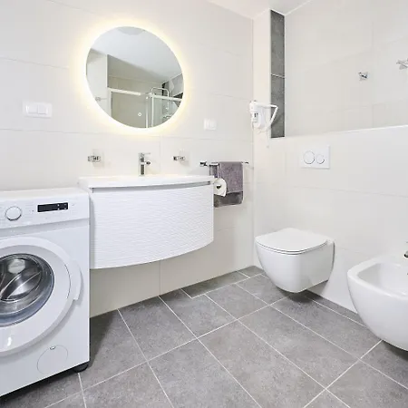 Luxusapartment Mit Meerblick, Pool Und Garage