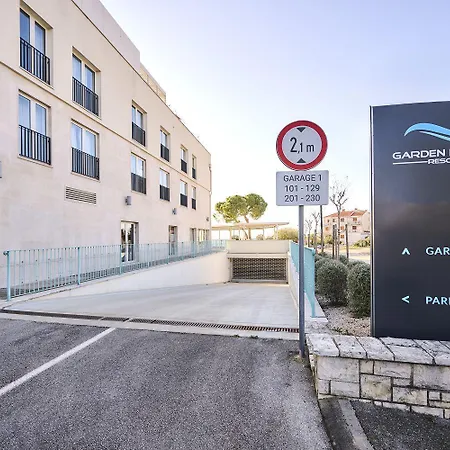 Luxusapartment Mit Meerblick, Pool Und Garage Apartman *