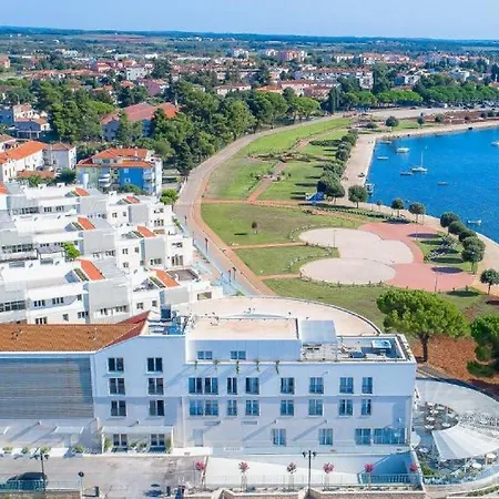 Luxusapartment Mit Meerblick, Pool Und Garage *